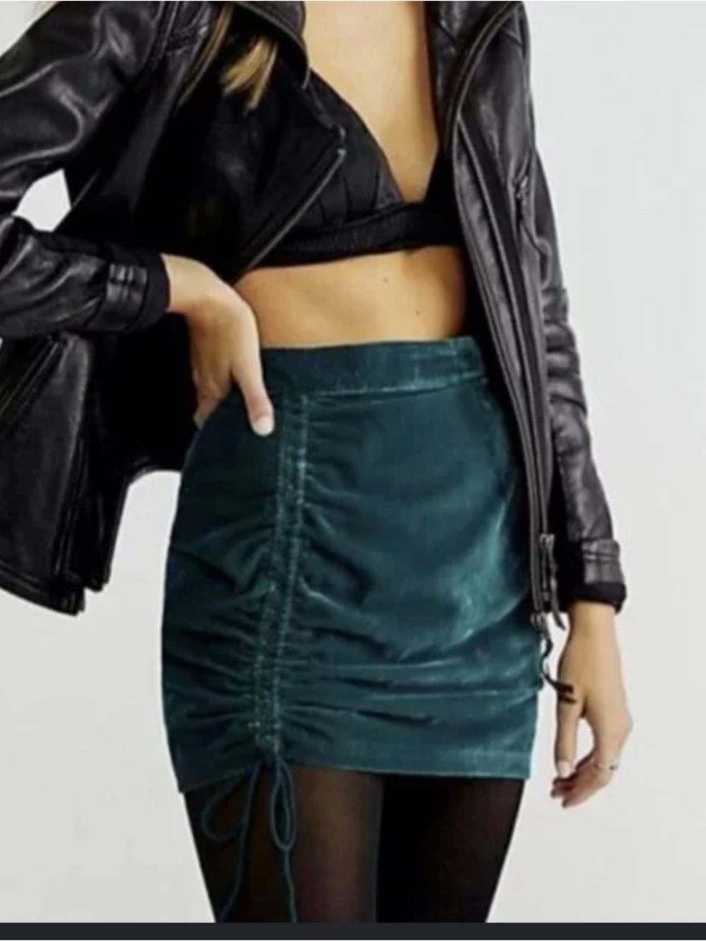 Free People Vivienne Green Velvet Mini Skirt Size 4 rushed leg zipper side